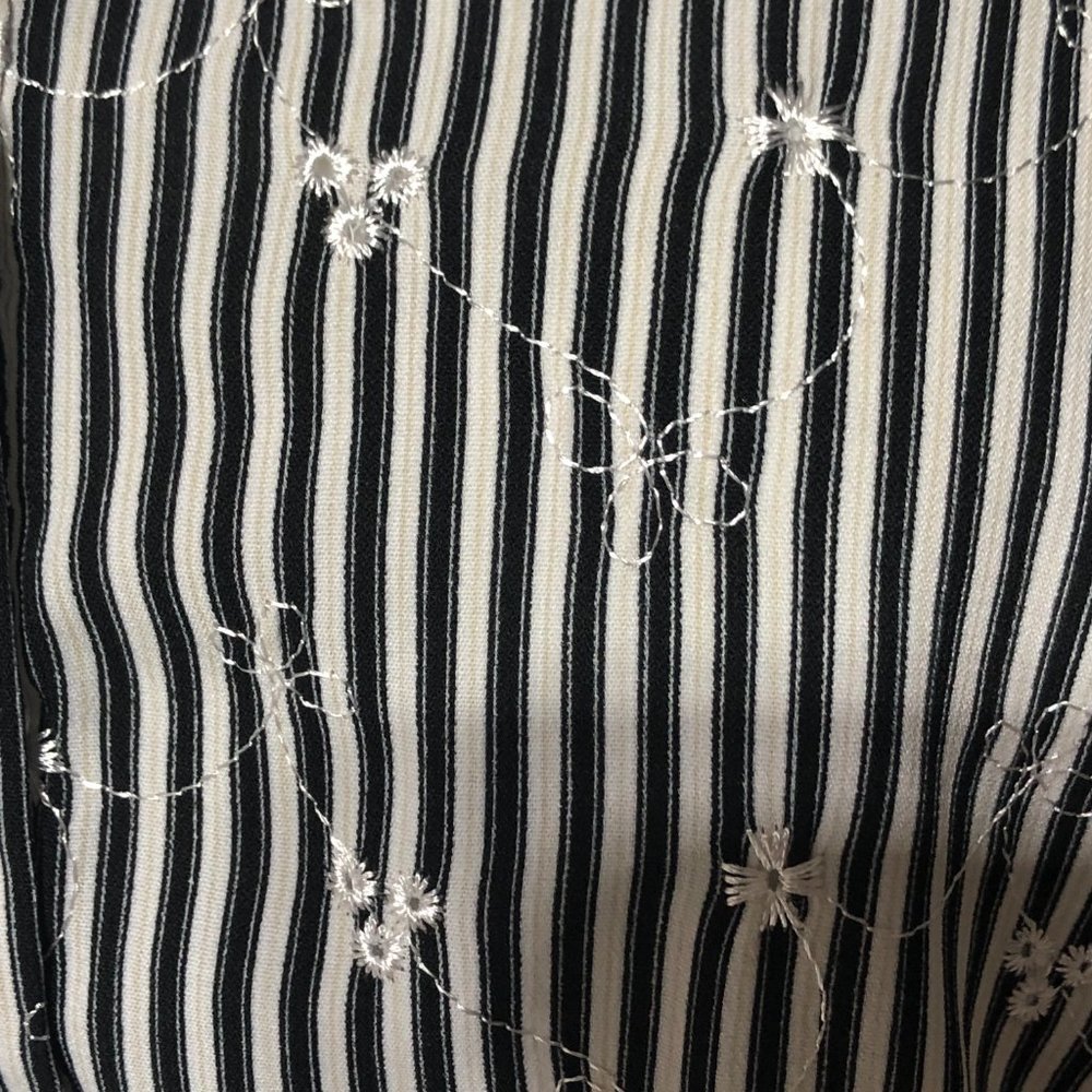 Maggie Barnes Embroidered Collared shirt - Picture 3 of 16